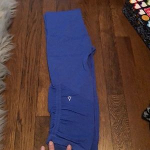 Ivivva girls blue cropped leggings